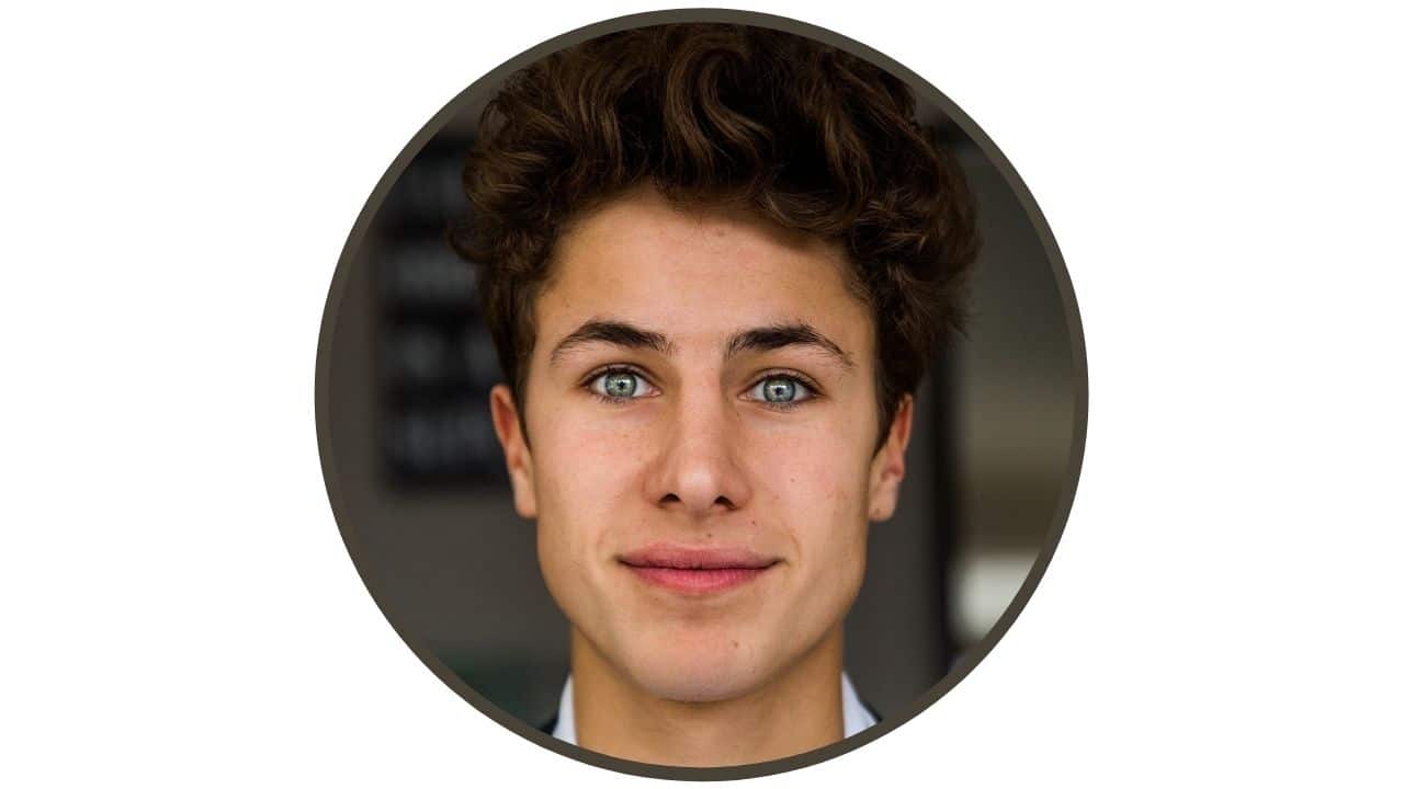 Juanpa Zurita Height